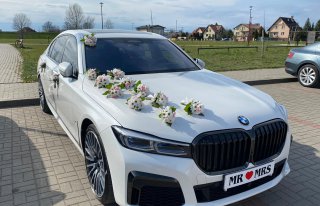 Auto do ślubu - najnowsze BMW 750 LANG SUPER VIP LIMUZYNA  BIAŁA PERŁA
