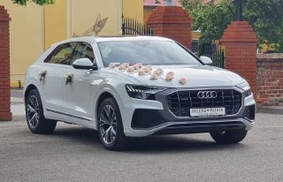 Białe Audi Q8 do ślubu