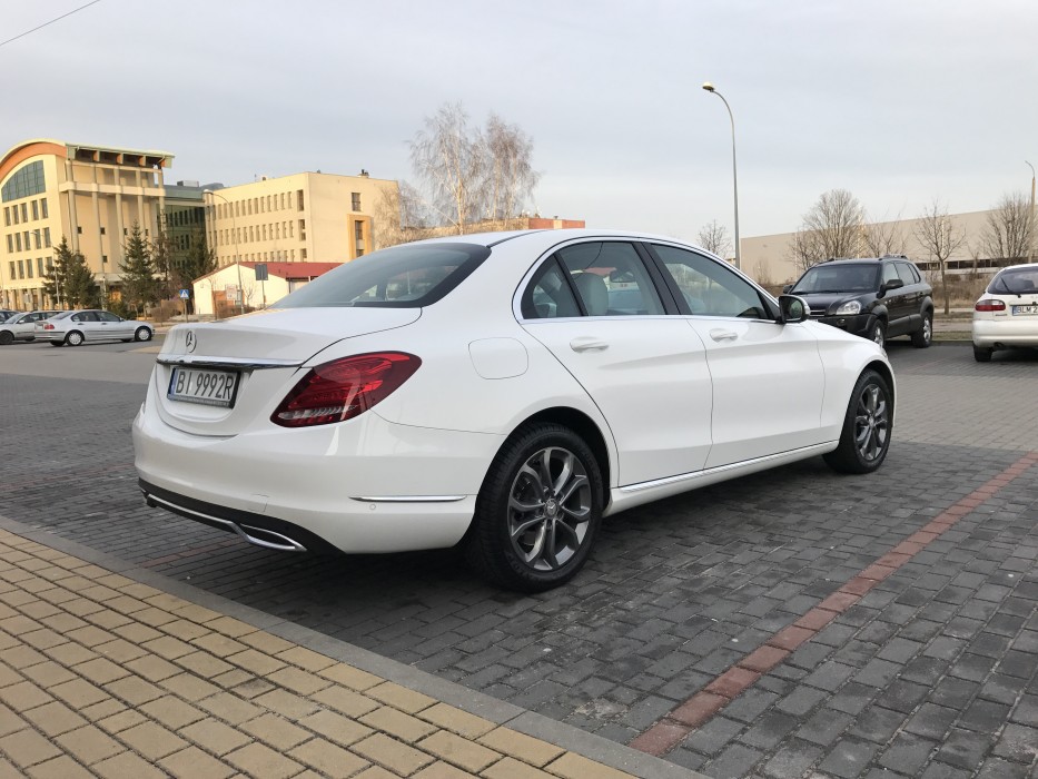 Piękny Najnowszy Biały Mercedes klasy C, E i S Auto do