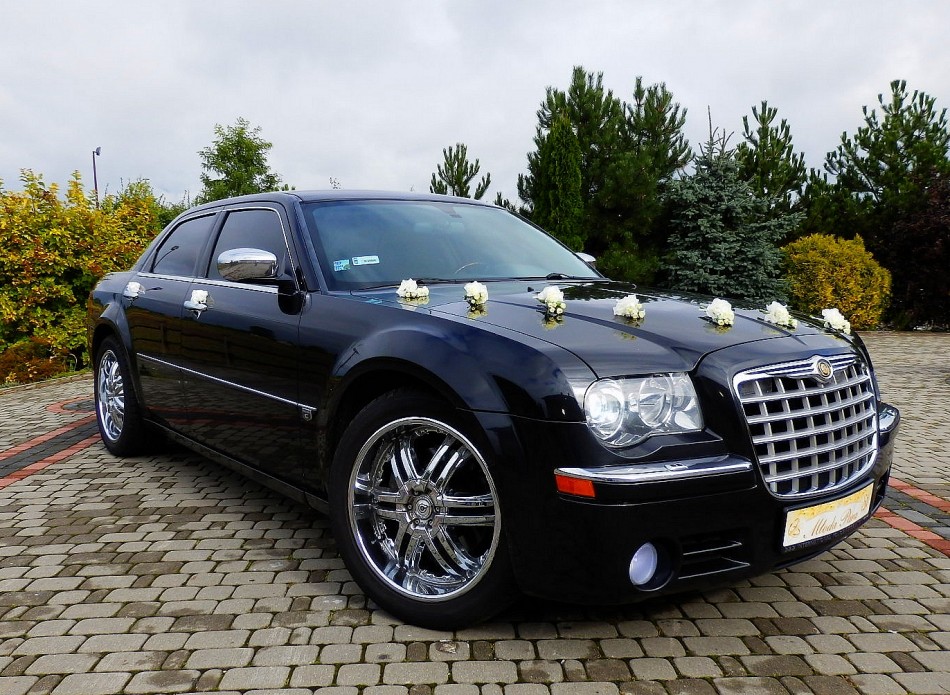 Chrysler 300C czarna perła i śnieznobiały na ślub i wesele