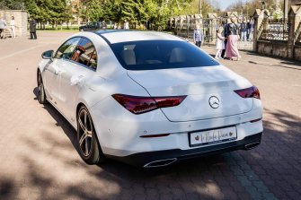 Dwa Białe Mercedesy Do Ślubu z Jasnymi Wnętrzami  Łódź/Warszawa