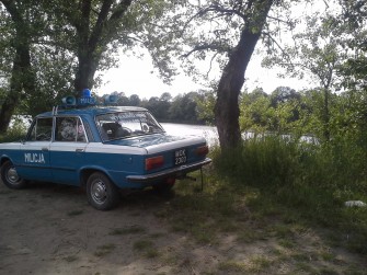 Wynajem Fiata 125p Milicja samochód na ślub panieńskie  Kamieniec Wrocławski