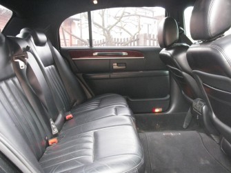Lincoln Town Car Long do wynajęcia na ślub i inne uroczystości Słupca