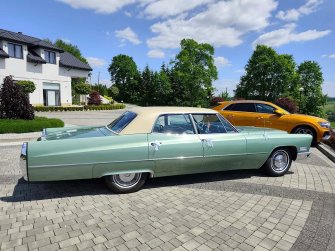 🇺🇸 Cadillac DeVille 1967 — ponad 5,7 metra amerykańskiego luksusu. Bochnia