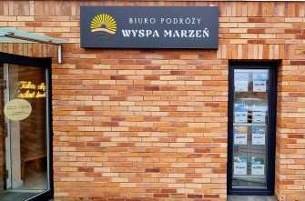 Nasze biuro z zewnątrz - zapraszamy na pyszną kawkę i rozmowę o Waszych marzeniach! Strzebielino