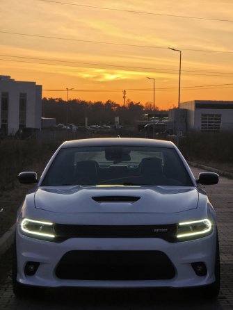Biały Dodge Charger Daytona V8 Poznań