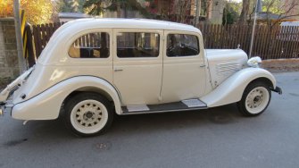 Renault 1935 salonka  z boku Warszawa
