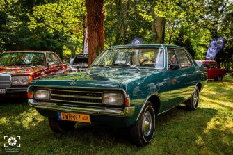 Zabytkowy Opel Rekord C do ślubu. Wrocław