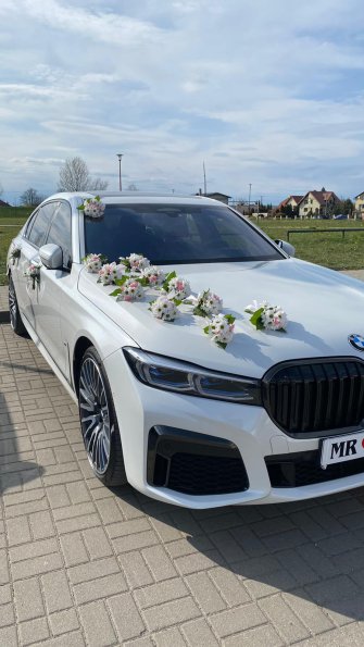 Auto do ślubu - najnowsze BMW 750 LANG SUPER VIP LIMUZYNA  BIAŁA PERŁA Gdynia