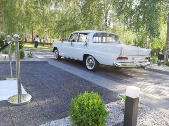 Mercedes zabytkowa limuzyna skrzydlak 1963r  PIOTRKÓW TRYBUNALSKI