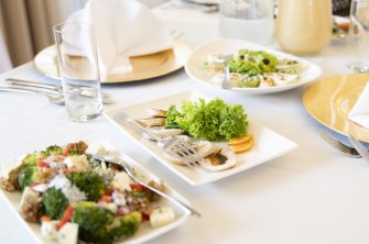 PODZAMCZE Hotel Restauracja  Grażyna Glińska Góra kalwaria