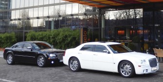 Chrysler 300C śnieznobiały i czarny na ślub i wesele Katowice