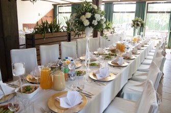 PODZAMCZE Hotel Restauracja  Grażyna Glińska Góra kalwaria
