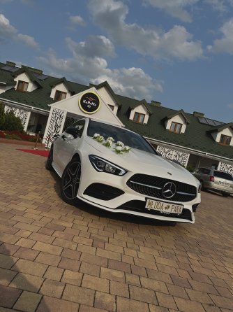 Nowoczesny Biały Mercedes CLA 2022 AMG z kierowcą do ślubu Łęczna