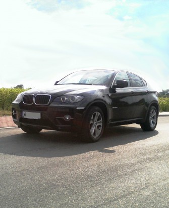 Luksusowe BMW X6 w czarnym kolorze Warszawa