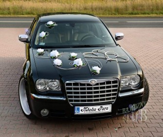 Auto do Ślubu Chrysler 300c czarna perła na 22 calowych felgach. Rybnik