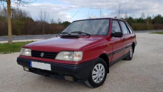 zdjecie przykladowe pierwsze modele FSO POLONEZ CARO Lębork