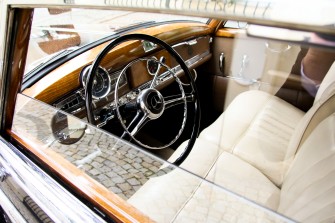 Zabytkowa limuzyna Mercedes Benz 300 z 1953r. do ślubu Wrocław
