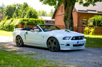 Mustang cabrio Mercedes glc coupe Dębogóry
