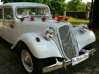 Biały Citroen Traction Avant - idealne auto na ślub Gliwice