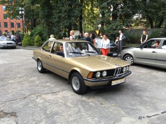 Zabytkowe złote BMW Łódź