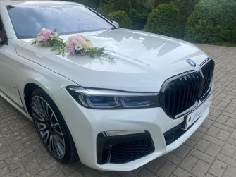 Auto do ślubu - najnowsze BMW 750 LANG SUPER VIP LIMUZYNA  BIAŁA PERŁA Gdynia