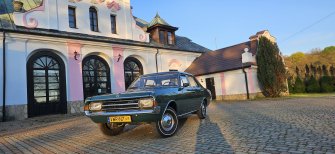Zabytkowy Opel Rekord C do ślubu. Wrocław