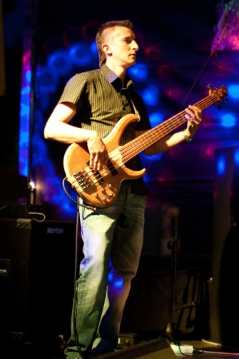 Przemek- gitara basowa Turek