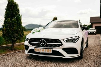 Nowoczesny Biały Mercedes CLA 2022 AMG z kierowcą do ślubu Łęczna