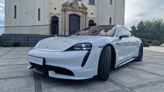 Porsche Taycan Turbo  z kierowcą (5-cio osobowy) Warszawa