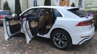 Białe Audi Q8 do ślubu Grójec