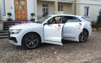 Białe auto do ślubu Audi Q8 Suwałki