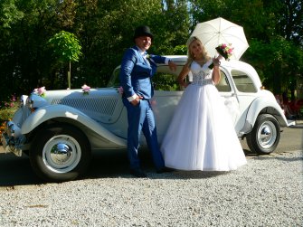 Biały Citroen Traction Avant - idealne auto na ślub Katowice