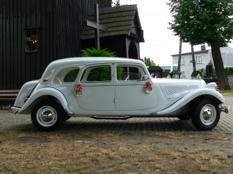 Biały Citroen Traction Avant - idealne auto na ślub Katowice