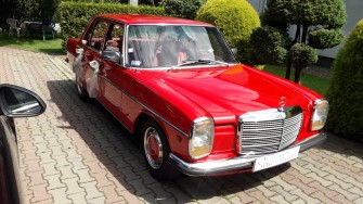 Czerwony Mercedes w115 1976r. Piaseczno