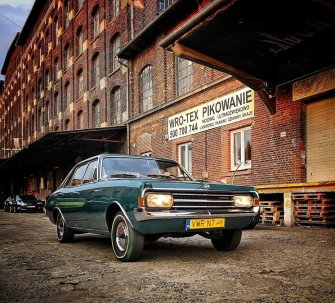 Zabytkowy Opel Rekord C do ślubu. Wrocław