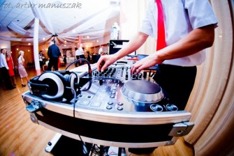 DJ Maniek - oprawa muzyczna imprez okolicznościowych! Poznań