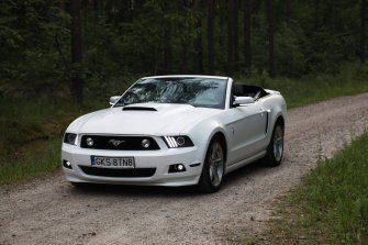 Mustang cabrio Mercedes glc coupe Dębogóry