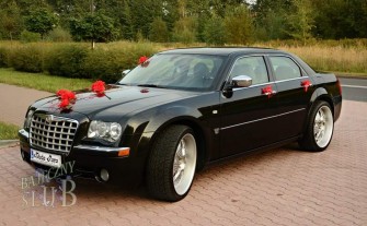 Auto do Ślubu Chrysler 300c czarna perła na 22 calowych felgach. Rybnik