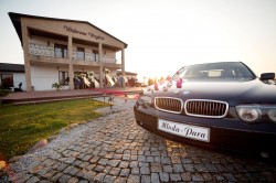 Eksluzywna limuzyna do ślubu BMW 730 E65, czarne z jasnym wnętrzem Poznań