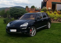 Porsche Cayenne Turbo 4,8 V8 wynajem samochodu do ślubu na wesele Tychy