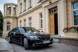 luksusowy samochód BMW 7 na wesele Bydgoszcz