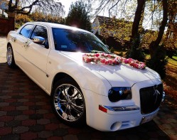 Chrysler 300C śnieznobiały i czarny na ślub i wesele Katowice