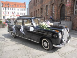Mercedes 220S lub W110 Kożuchów