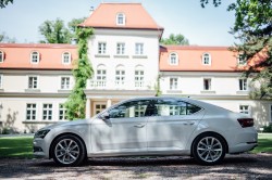 NOWA Biała Skoda Superb III 2016 Limuzyna Kraków