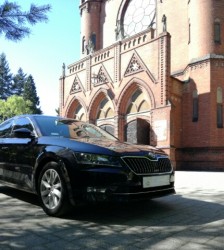 Czarna Skoda Superb 2016 skóra Wrocław