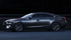 Nowa Mazda6 z roku modelowego 2017 w kolorze Machine Gray do ślubu Warszawa