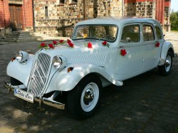 Biały Citroen Traction Avant - idealne auto na ślub Gliwice