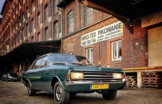 Zabytkowy Opel Rekord C do ślubu. Wrocław