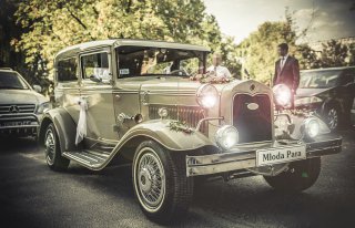 Auto do ślubu na wesele Ford Y Retro Łask